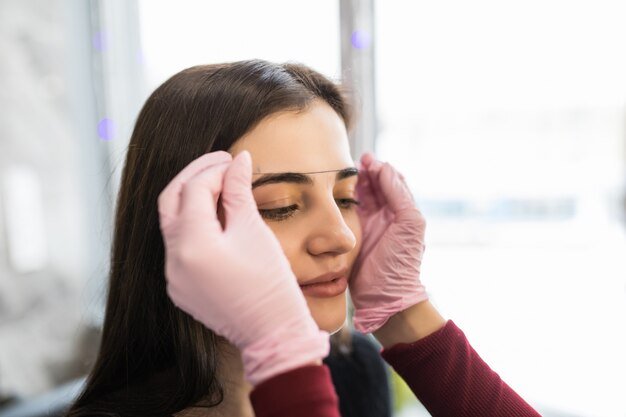 Brow Cleanup Threading at The Icon Studio